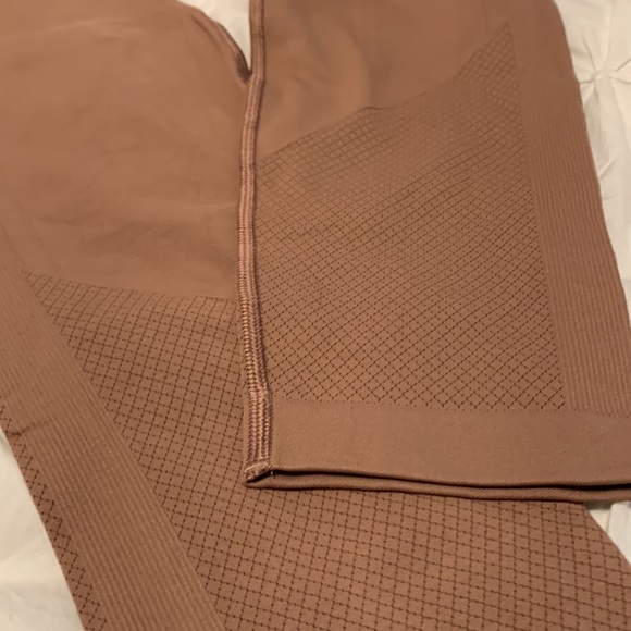 Lululemon Women’s Leggings - Picture 2 of 4